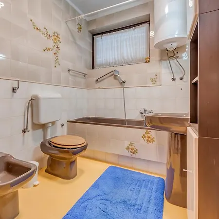 Three Bedroom - Meje