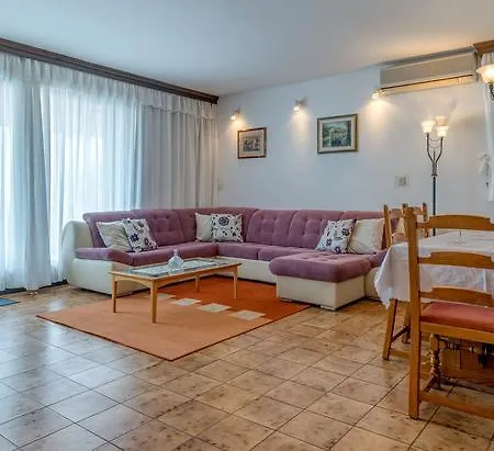 Three Bedroom - Meje Apartamento