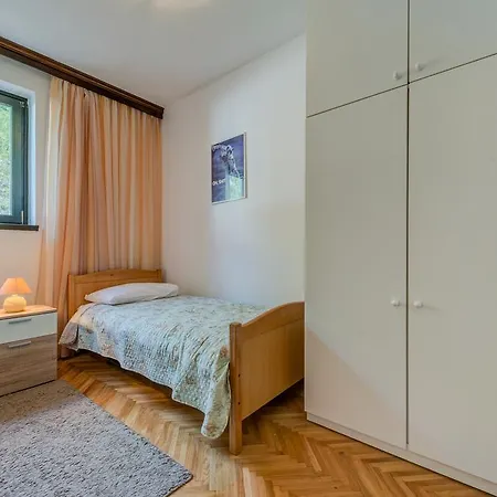 Three Bedroom - Meje